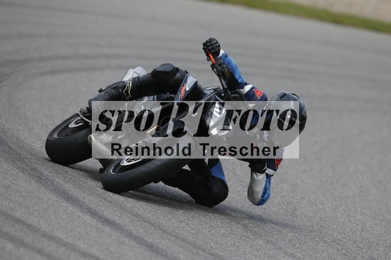 /Archiv-2024/29 12.06.2024 MOTO.CH Track Day ADR/Gruppe blau/27